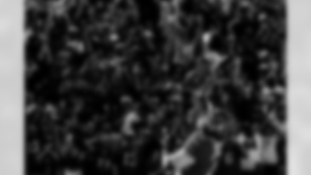 TAMPA, FL - November 30, 2025 - Running Back Bucky Irving #7 of the Tampa Bay Buccaneers celebrates a touchdown during the game between the Arizona Cardinals and Tampa Bay Buccaneers. The Bucs won the game, 20-17. Photo By Mike Carlson/Tampa Bay Buccaneers