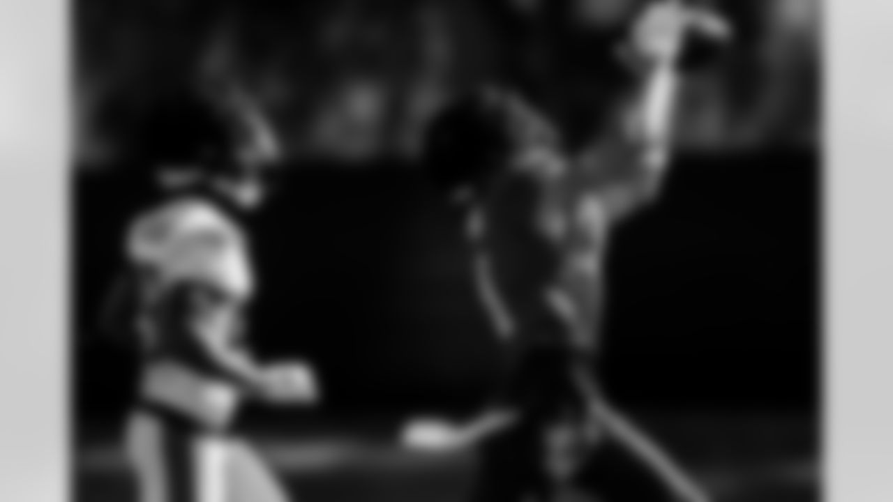 TAMPA, FL - December 04, 2025 - Wide Receiver Jalen McMillan #11 of the Tampa Bay Buccaneers during practice at AdventHealth Training Center. Photo By Tori Richman/Tampa Bay Buccaneers