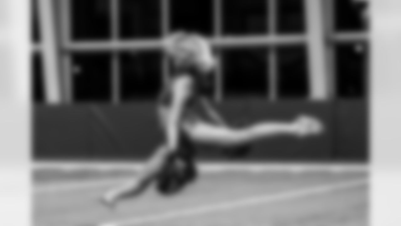 TAMPA, FL - January 02, 2026 - Tampa Bay Buccaneers Cheerleaders field rehearsal at AdventHealth Training Center. Photo By Tori Richman/Tampa Bay Buccaneers