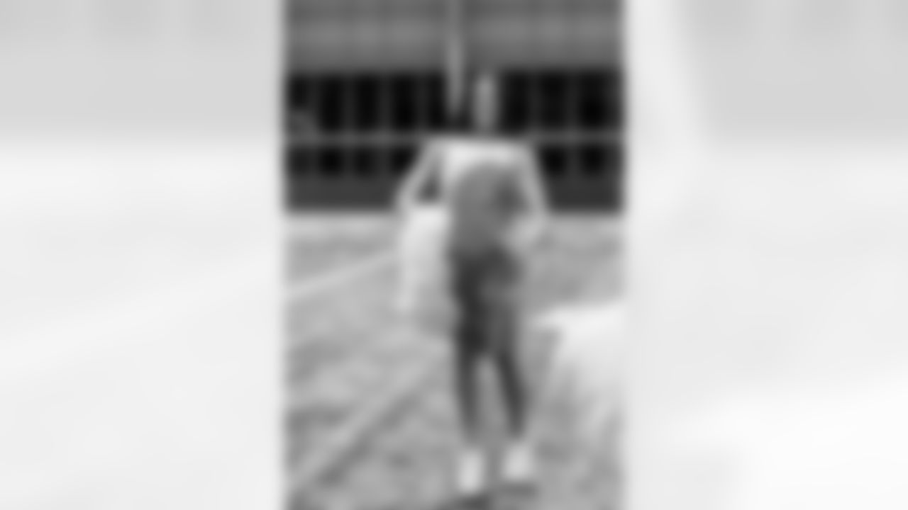 TAMPA, FL - December 09, 2025 - Tampa Bay Buccaneers Cheerleaders during Field Rehearsal at AdventHealth Training Center. Photo By Tori Richman/Tampa Bay Buccaneers