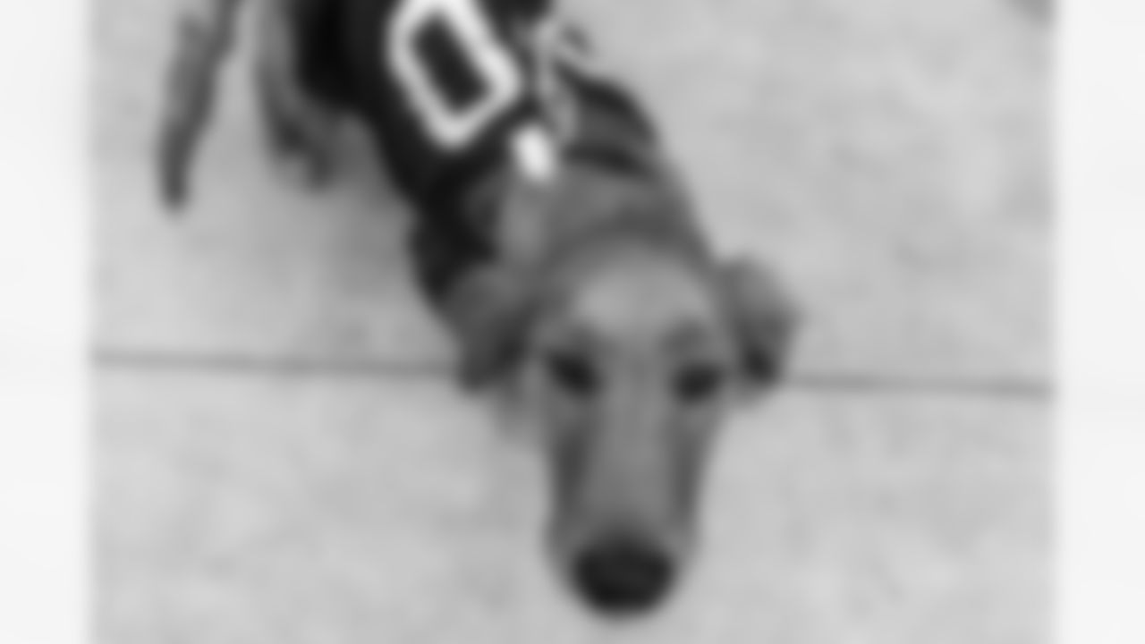 TAMPA, FL - December 06, 2025 - She is Football Bayshore Walk: Raise The Flags event with Bayshore Breakfast Club and Tampa Girls Social & Wellness at Hyde House Public Studio. Photo By Mike Carlson/Tampa Bay Buccaneers