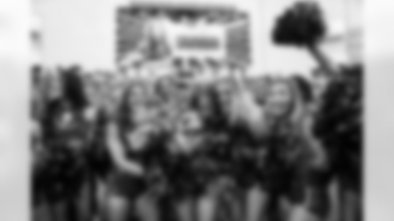 TAMPA, FL - December 07, 2025 - The Tampa Bay Buccaneers and New Orleans Saints during a regular season game at Raymond James Stadium. The Bucs lost the game, 24-20. Photo By Tori Richman/Tampa Bay Buccaneers