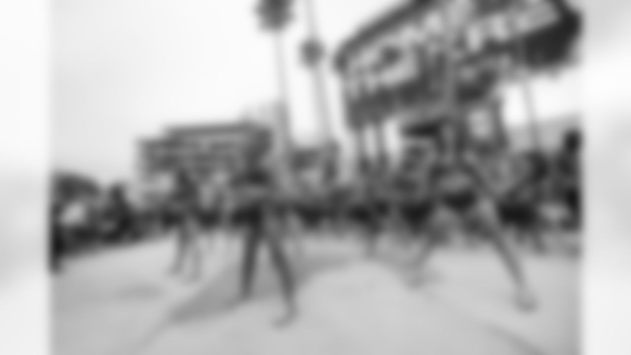 TAMPA, FL - January 03, 2026 - The Carolina Panthers and Tampa Bay Buccaneers play a regular season game at Raymond James Stadium. The Bucs won the game, 16-14. Photo By Dave Pullis/Tampa Bay Buccaneers