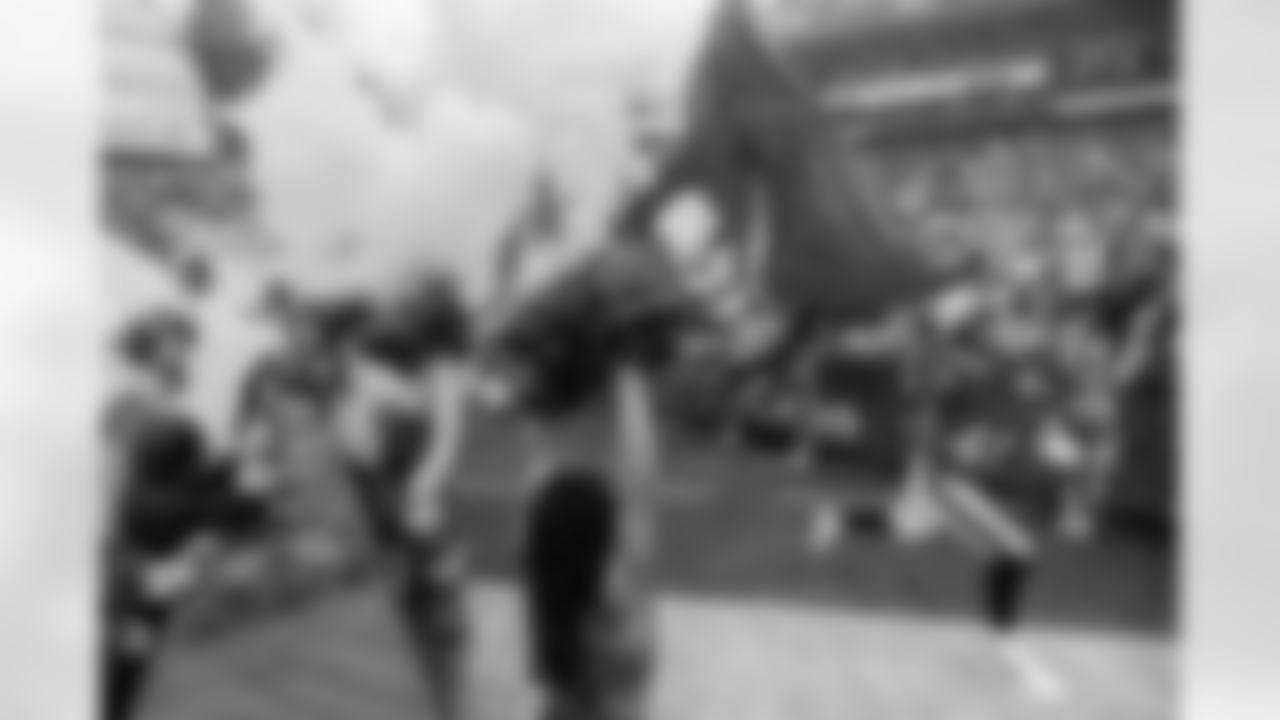 TAMPA, FL - January 03, 2026 - The Carolina Panthers and Tampa Bay Buccaneers play a regular season game at Raymond James Stadium. The Bucs won the game, 16-14. Photo By Doug DeFelice/Tampa Bay Buccaneers