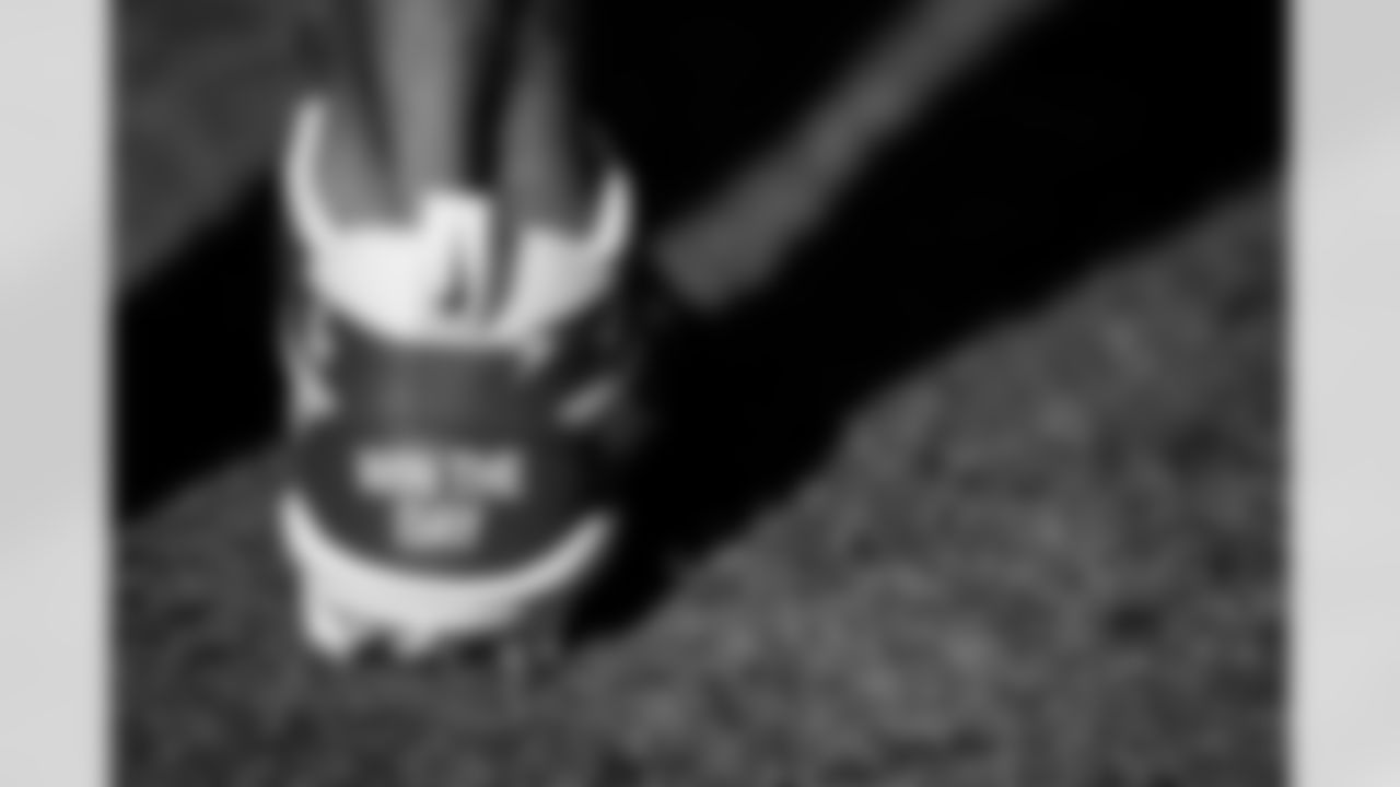 TAMPA, FL - November 28, 2025 - Outside Linebacker Anthony Nelson #98 of the Tampa Bay Buccaneers cleats for My Cause My Cleats during practice at AdventHealth Training Center. Photo By Kyle Zedaker/Tampa Bay Buccaneers