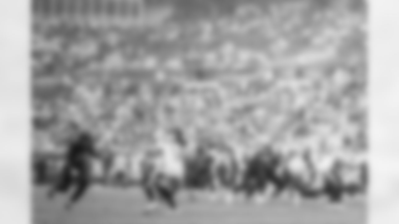 TAMPA, FL - December 07, 2025 - The Tampa Bay Buccaneers and New Orleans Saints play a regular season game at Raymond James Stadium. The Bucs lost the game, 24-20. Photo By Kyle Zedaker/Tampa Bay Buccaneers