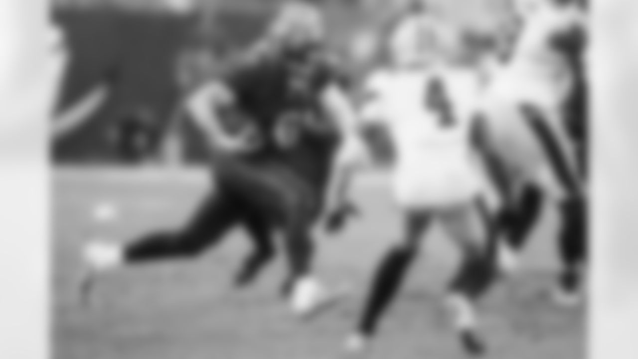 TAMPA, FL - December 07, 2025 - The Tampa Bay Buccaneers and New Orleans Saints play a regular season game at Raymond James Stadium. The Bucs lost the game, 24-20. Photo By Kyle Zedaker/Tampa Bay Buccaneers