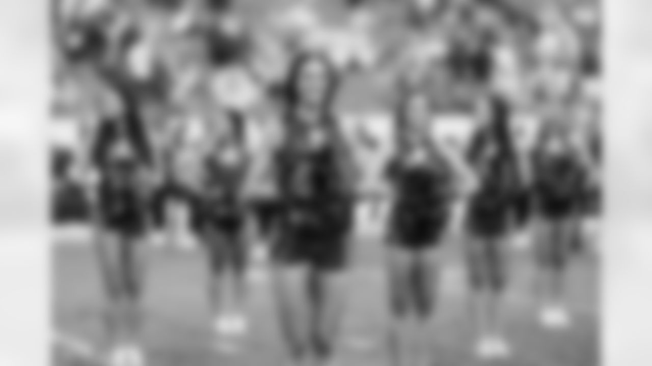 TAMPA, FL - December 07, 2025 - The Tampa Bay Buccaneers and New Orleans Saints during a regular season game at Raymond James Stadium. The Bucs lost the game, 24-20. Photo By Tori Richman/Tampa Bay Buccaneers