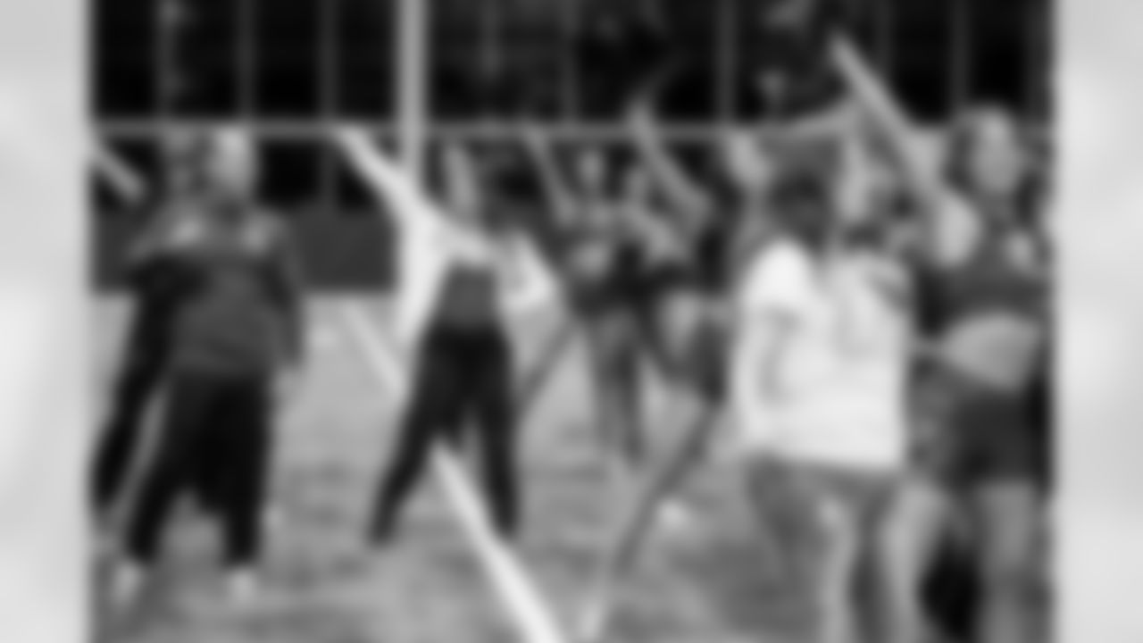 TAMPA, FL - January 02, 2026 - Tampa Bay Buccaneers Cheerleaders field rehearsal at AdventHealth Training Center. Photo By Tori Richman/Tampa Bay Buccaneers