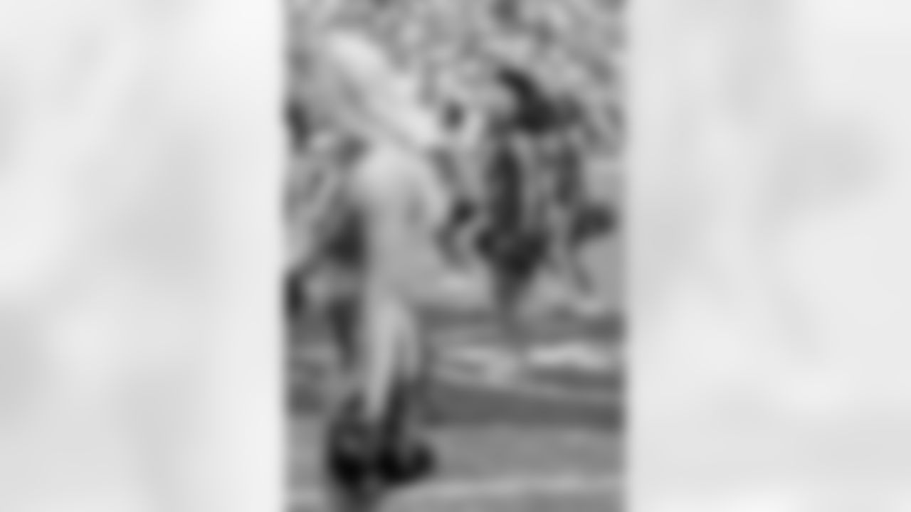 TAMPA, FL - December 07, 2025 - The Tampa Bay Buccaneers and New Orleans Saints during a regular season game at Raymond James Stadium. The Bucs lost the game, 24-20. Photo By Kyle Zedaker/Tampa Bay Buccaneers