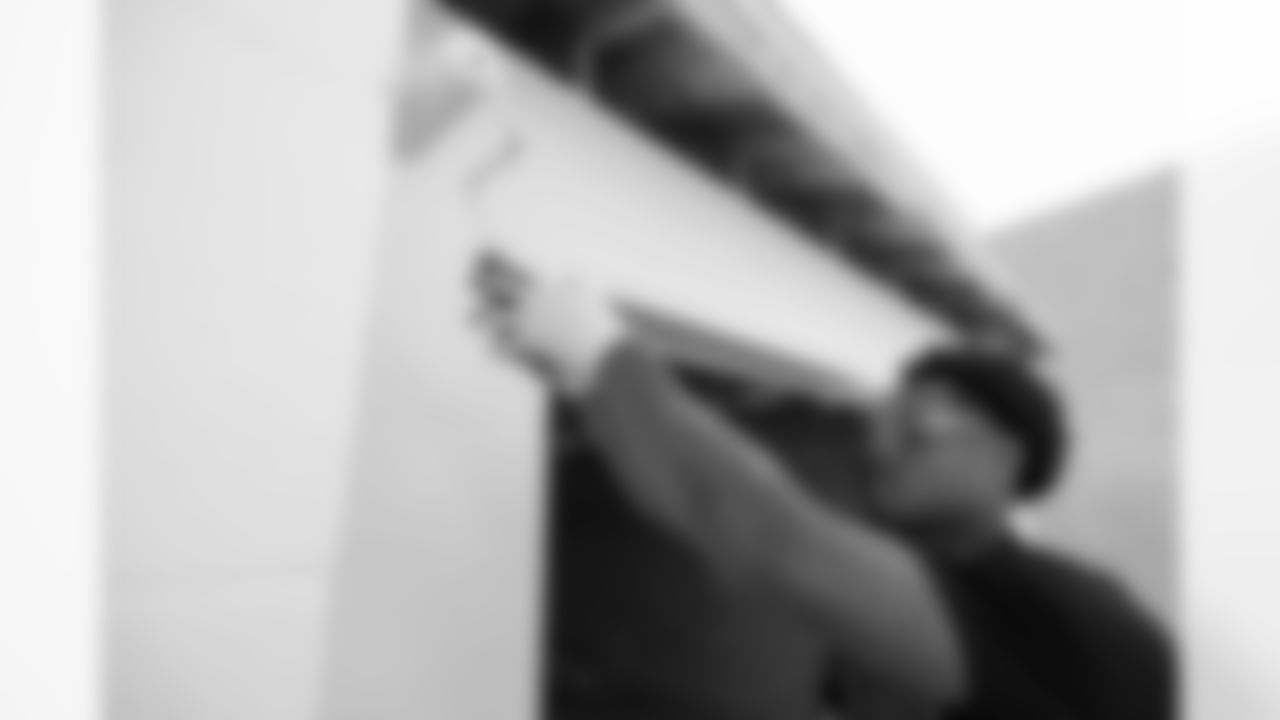 TAMPA, FL - November 18, 2025 - Cornerback Jacob Parrish #25 of the Tampa Bay Buccaneers during a home build with Habitat for Humanity of Tampa Bay Hillsborough. Photo By Doug DeFelice/Tampa Bay Buccaneers