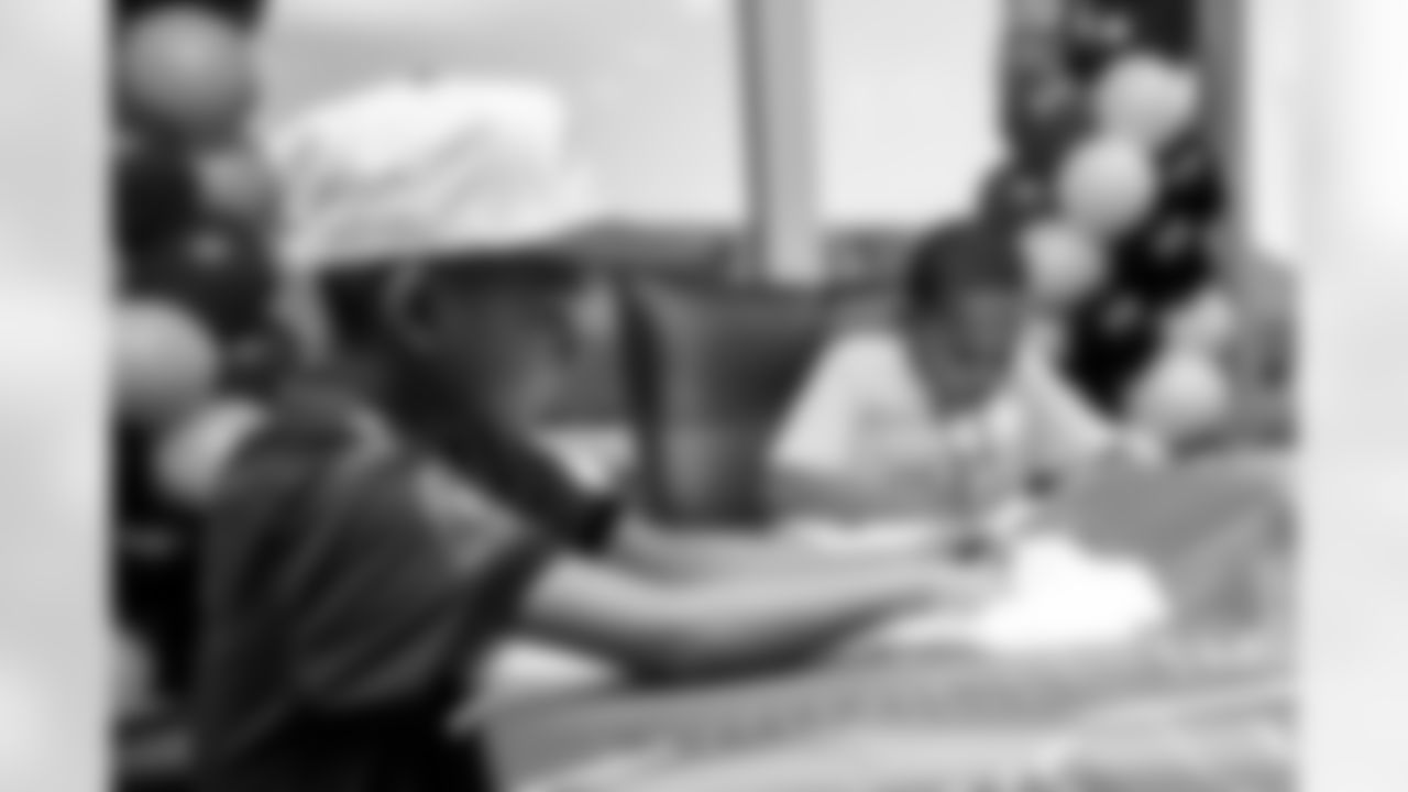 TAMPA, FL - November 19, 2025 - A visit with Triumph Together Cancer Warriors. Photo By Kyle Zedaker/Tampa Bay Buccaneers