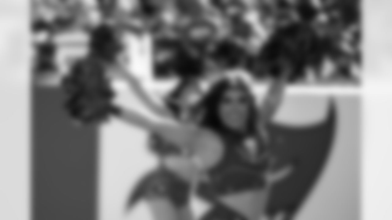 TAMPA, FL - November 30, 2025 - Tampa Bay Buccaneers Cheerleaders during the game between the Arizona Cardinals and Tampa Bay Buccaneers. The Bucs won the game, 20-17. Photo By Kyle Zedaker/Tampa Bay Buccaneers