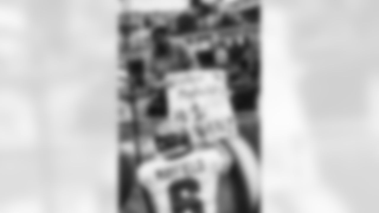 CHARLOTTE, NC - December 21, 2025 - Quarterback Baker Mayfield #6 of the Tampa Bay Buccaneers and fans before the game between the Tampa Bay Buccaneers and Carolina Panthers. The Bucs lost the game, 23-20. Photo By Tori Richman/Tampa Bay Buccaneers