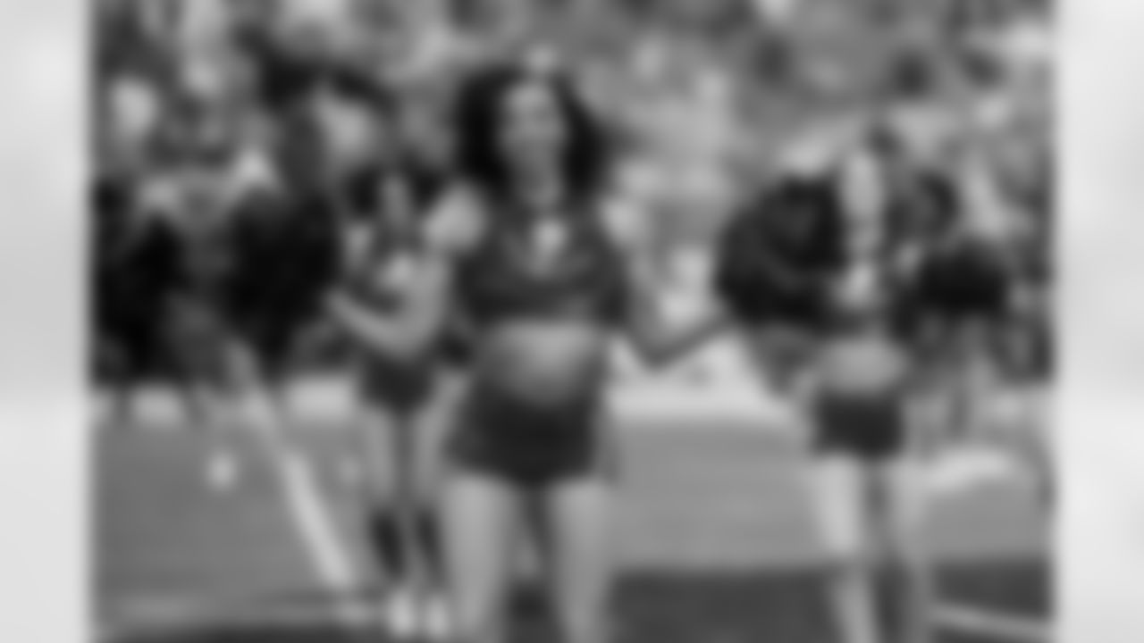 TAMPA, FL - January 03, 2026 - The Carolina Panthers and Tampa Bay Buccaneers play a regular season game at Raymond James Stadium. The Bucs won the game, 16-14. Photo By Tori Richman/Tampa Bay Buccaneers