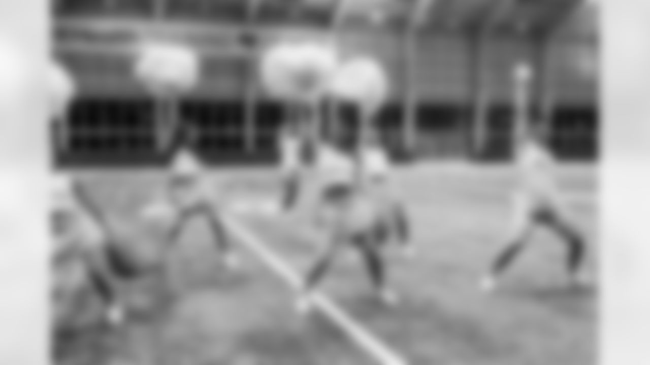 TAMPA, FL - December 09, 2025 - Tampa Bay Buccaneers Cheerleaders during Field Rehearsal at AdventHealth Training Center. Photo By Tori Richman/Tampa Bay Buccaneers