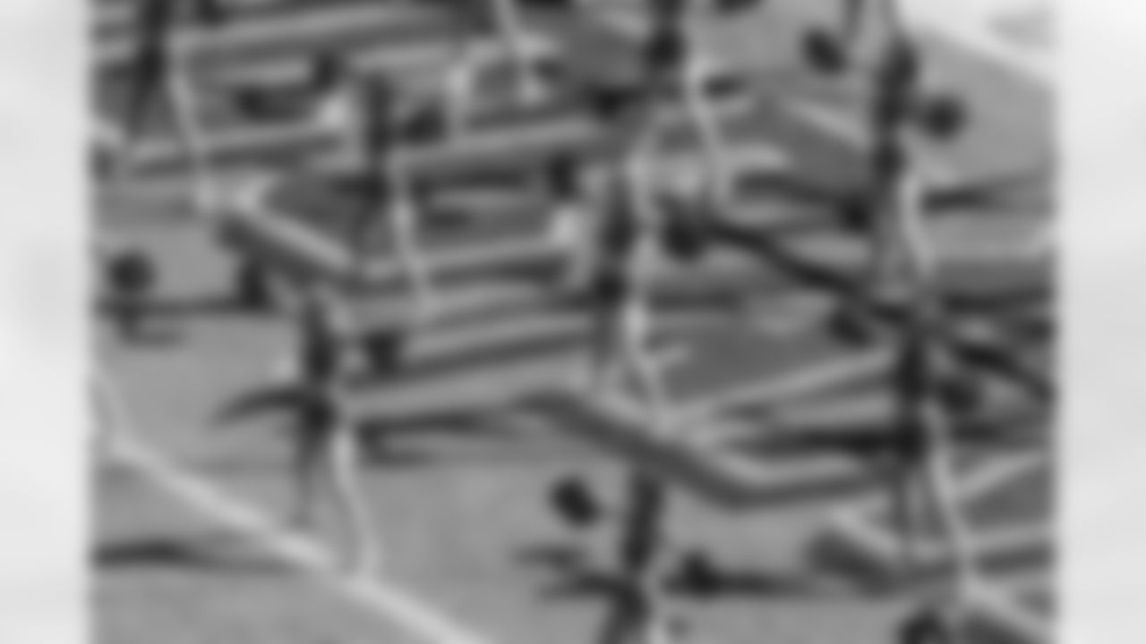 TAMPA, FL - November 30, 2025 - Tampa Bay Buccaneers Cheerleaders during the game between the Arizona Cardinals and Tampa Bay Buccaneers. The Bucs won the game, 20-17. Photo By Mike Carlson/Tampa Bay Buccaneers