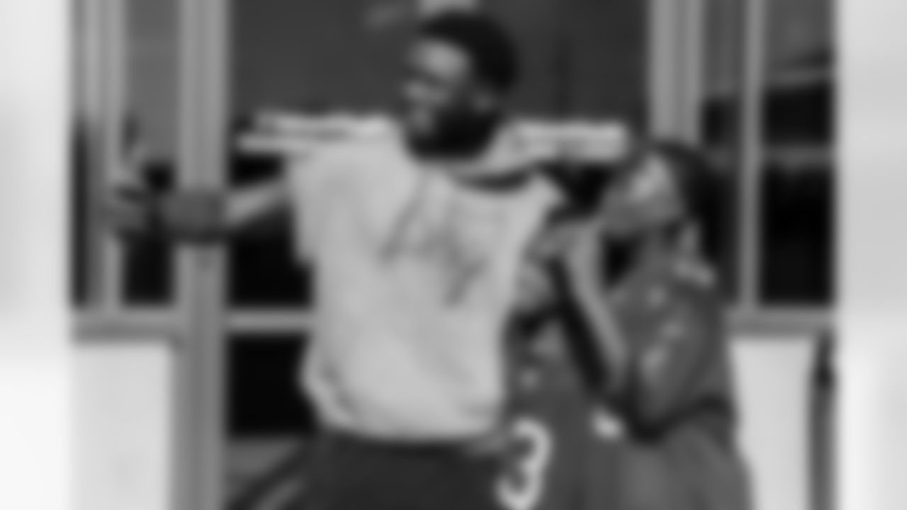 TAMPA, FL - December 05, 2025 - Mike and Ashli Evans host the Mike Evans Family Foundation 'Catch for Christmas' holiday event at AdventHealth Training Center. Photo By Kyle Zedaker/Tampa Bay Buccaneers