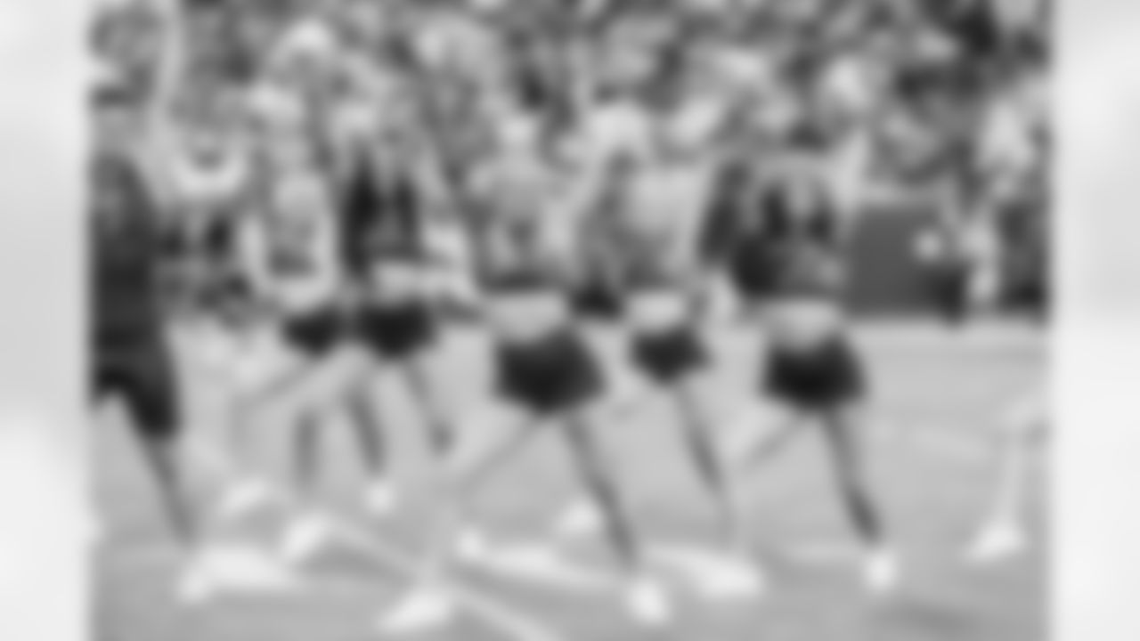 TAMPA, FL - November 09, 2025 - Tampa Bay Buccaneers Cheerleaders during the game between the New England Patriots and Tampa Bay Buccaneers. The Bucs lost the game, 28-23. Photo By Tori Richman/Tampa Bay Buccaneers