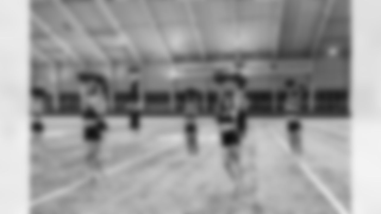 TAMPA, FL - November 20, 2025 - Tampa Bay Buccaneers Cheerleaders during Field Rehearsal at AdventHealth Training Center. Photo By Tori Richman/Tampa Bay Buccaneers