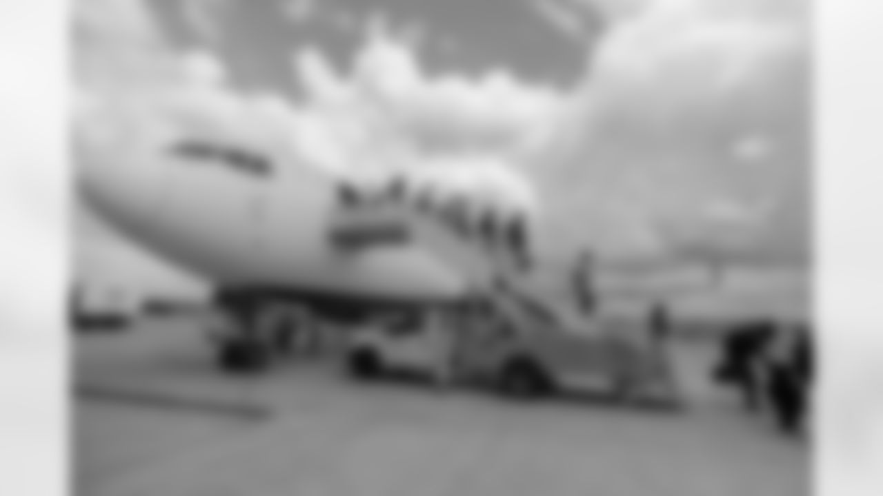 ATLANTA, GA - September 06, 2025 - Luxury Suite Excursion arrives for the game between the Tampa Bay Buccaneers and Atlanta Falcons. The Bucs won the game, 23-20. Photo By Doug DeFelice/Tampa Bay Buccaneers