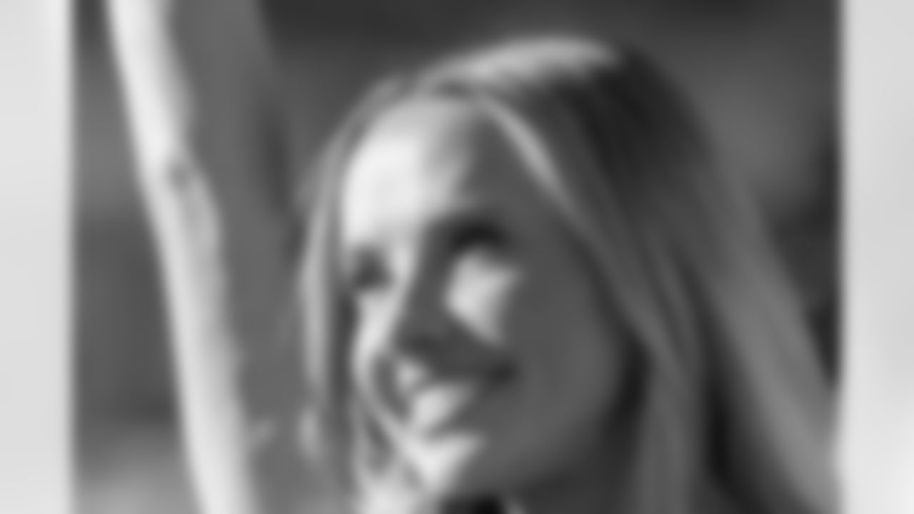 TAMPA, FL - November 30, 2025 - Tampa Bay Buccaneers Cheerleaders during the game between the Arizona Cardinals and Tampa Bay Buccaneers. The Bucs won the game, 20-17. Photo By Doug DeFelice/Tampa Bay Buccaneers