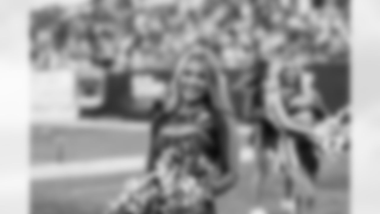 TAMPA, FL - October 12, 2025 - Tampa Bay Buccaneers Cheerleaders during the game between the San Francisco 49ers and Tampa Bay Buccaneers. The Bucs won the game, 30-19. Photo By Tori Richman/Tampa Bay Buccaneers