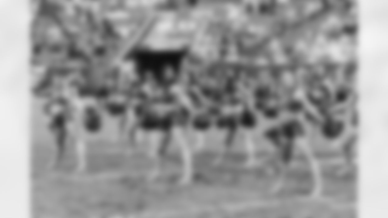 TAMPA, FL - December 07, 2025 - The Tampa Bay Buccaneers and New Orleans Saints during a regular season game at Raymond James Stadium. The Bucs lost the game, 24-20. Photo By Jason Turner/Tampa Bay Buccaneers