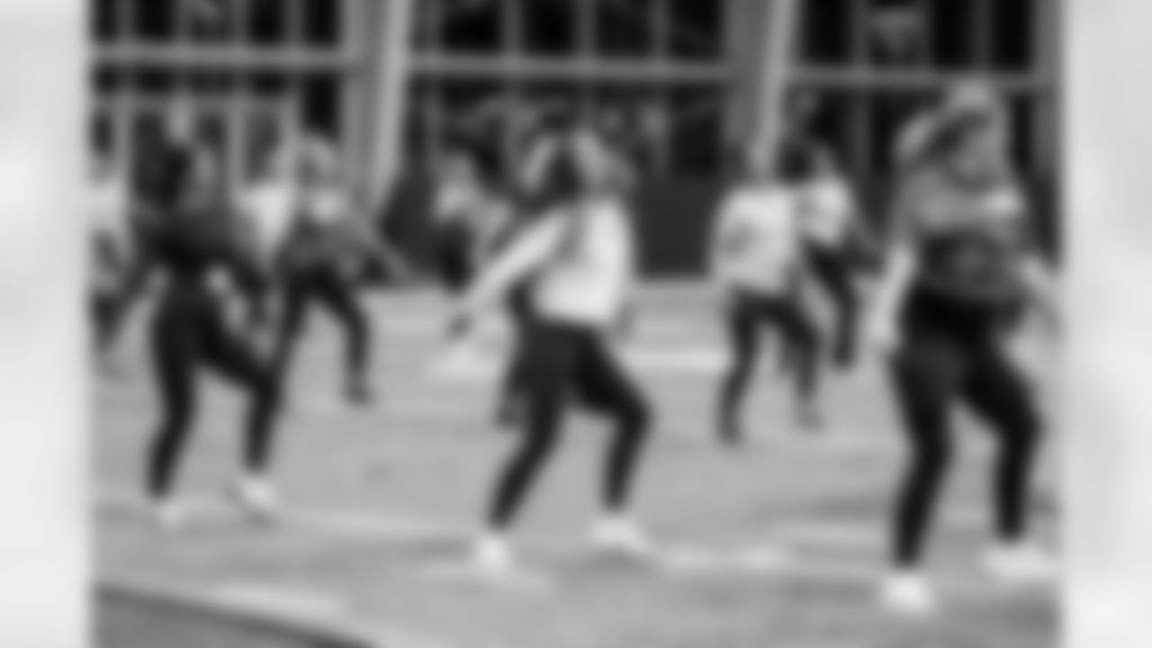 TAMPA, FL - November 19, 2025 - Tampa Bay Buccaneers Cheerleaders and Alumni during Field Rehearsal at AdventHealth Training Center. Photo By Tori Richman/Tampa Bay Buccaneers