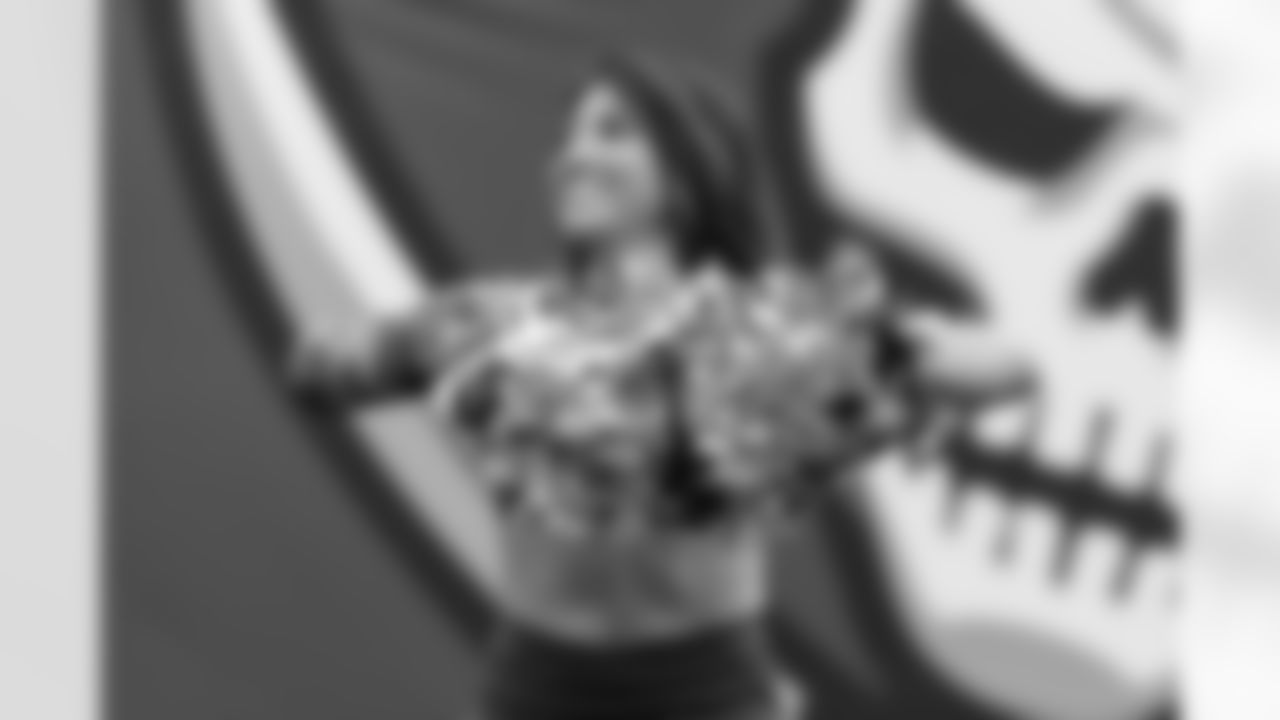 TAMPA, FL - November 09, 2025 - Tampa Bay Buccaneers Cheerleaders during the game between the New England Patriots and Tampa Bay Buccaneers. The Bucs lost the game, 28-23. Photo By Doug DeFelice/Tampa Bay Buccaneers