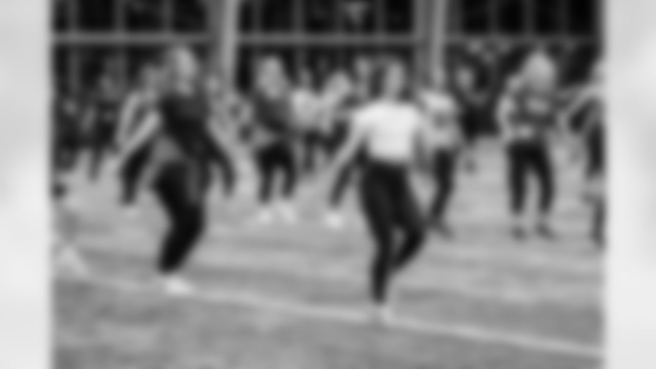 TAMPA, FL - November 19, 2025 - Tampa Bay Buccaneers Cheerleaders and Alumni during Field Rehearsal at AdventHealth Training Center. Photo By Tori Richman/Tampa Bay Buccaneers