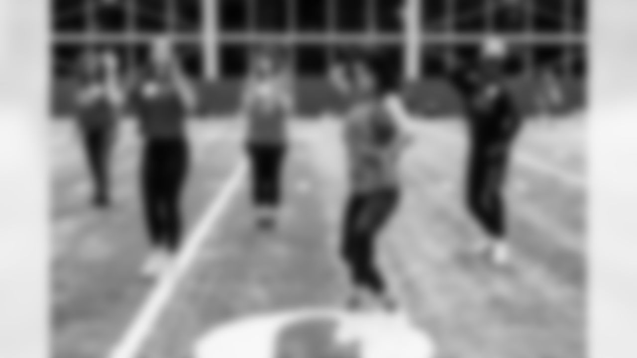 TAMPA, FL - November 19, 2025 - Tampa Bay Buccaneers Cheerleaders and Alumni during Field Rehearsal at AdventHealth Training Center. Photo By Tori Richman/Tampa Bay Buccaneers