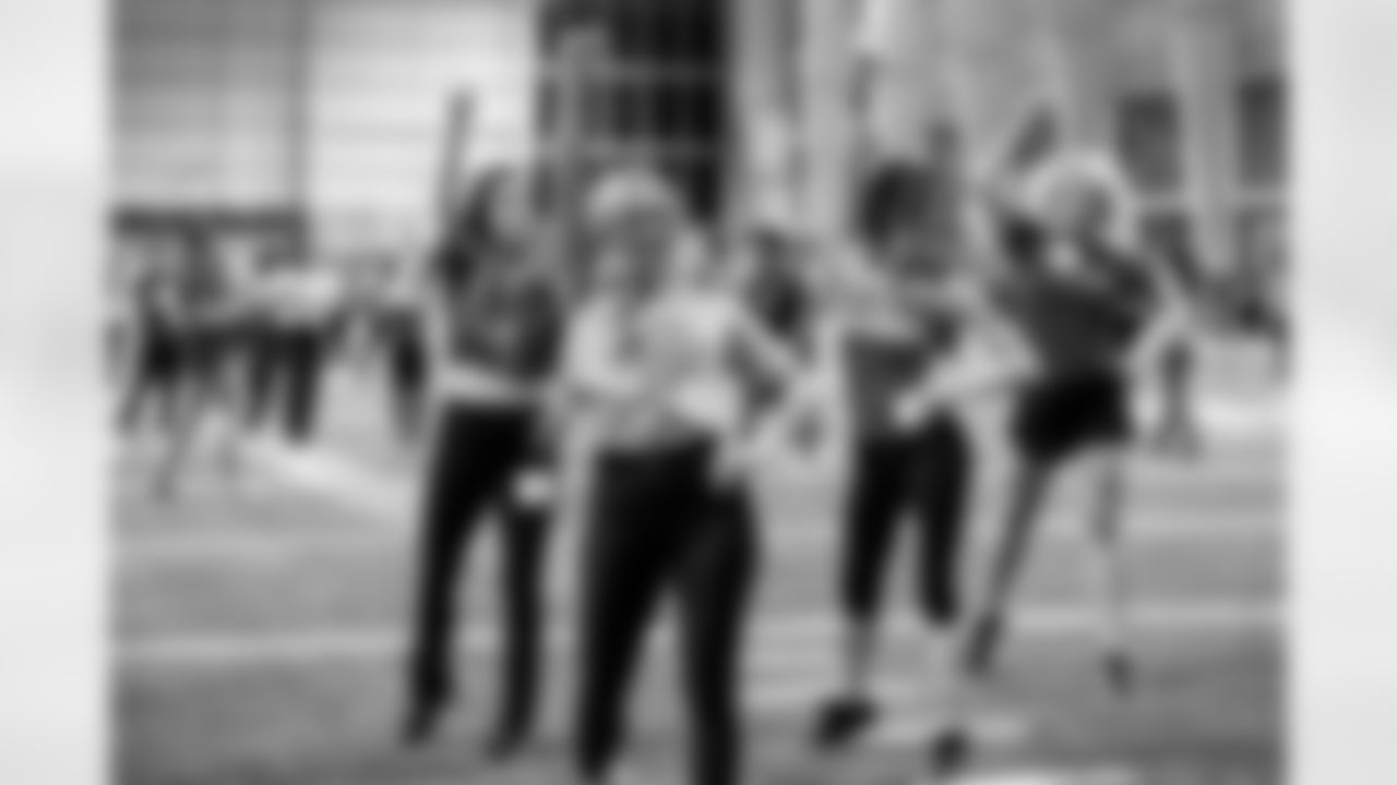 TAMPA, FL - November 19, 2025 - Tampa Bay Buccaneers Cheerleaders and Alumni during Field Rehearsal at AdventHealth Training Center. Photo By Tori Richman/Tampa Bay Buccaneers