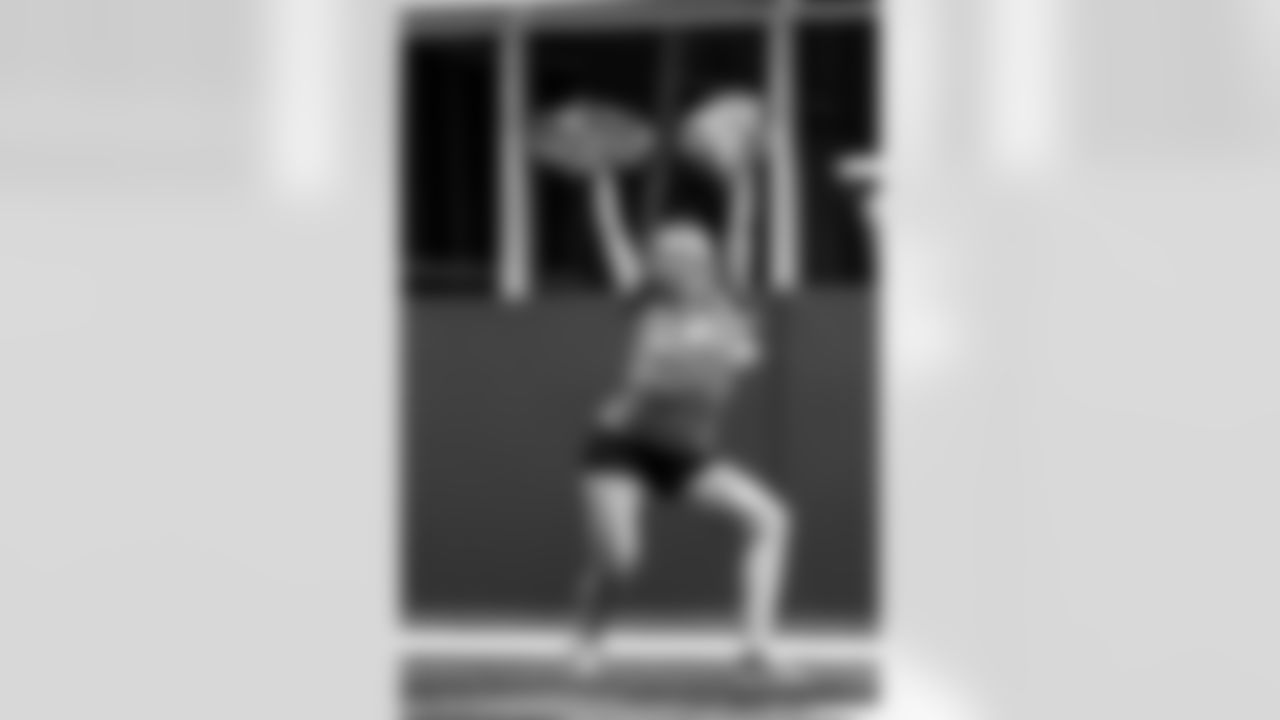 TAMPA, FL - November 06, 2025 - Tampa Bay Buccaneers Cheerleaders during Field Rehearsal at AdventHealth Training Center. Photo By Tori Richman/Tampa Bay Buccaneers