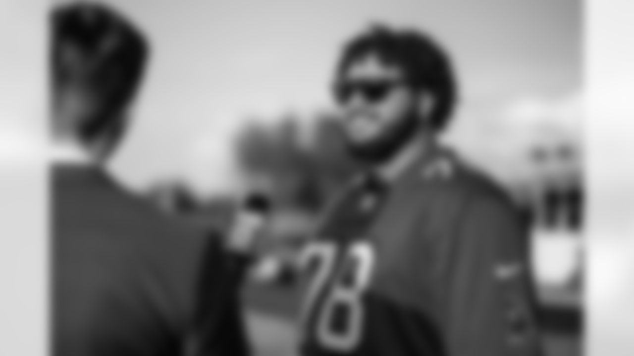 TAMPA, FL - November 25, 2025 - Tackle Tristan Wirfs #78 of the Tampa Bay Buccaneers during Turkey Time with the O-Line. Photo By Kyle Zedaker/Tampa Bay Buccaneers