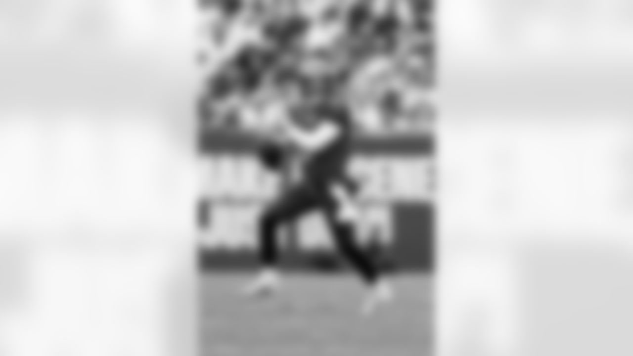 TAMPA, FL - December 07, 2025 - The Tampa Bay Buccaneers and New Orleans Saints during a regular season game at Raymond James Stadium. The Bucs lost the game, 24-20. Photo By Doug DeFelice/Tampa Bay Buccaneers