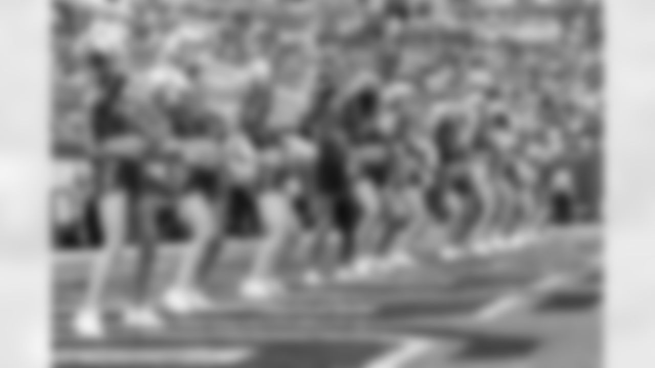 TAMPA, FL - November 09, 2025 - Tampa Bay Buccaneers Cheerleaders during the game between the New England Patriots and Tampa Bay Buccaneers. The Bucs lost the game, 28-23. Photo By Doug DeFelice/Tampa Bay Buccaneers