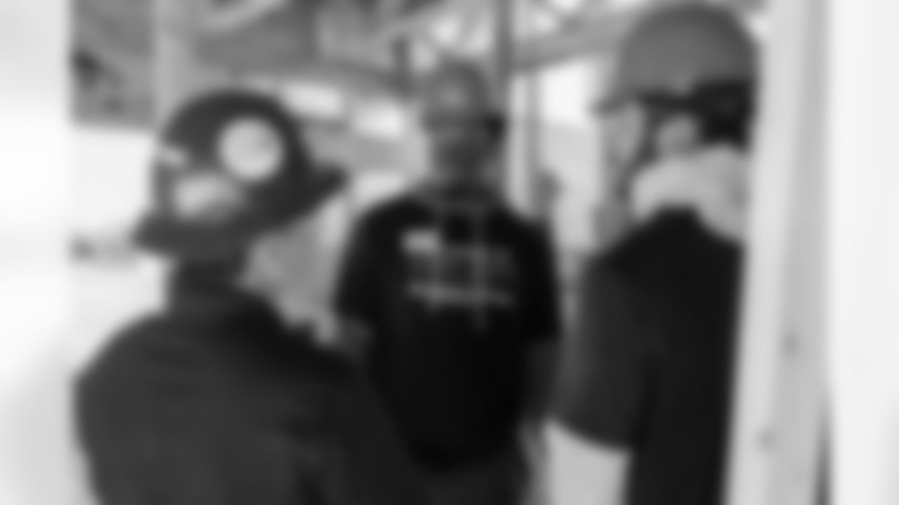 TAMPA, FL - November 18, 2025 - Defensive Lineman Elijah Roberts #95 of the Tampa Bay Buccaneers during a home build with Habitat for Humanity of Tampa Bay Hillsborough. Photo By Doug DeFelice/Tampa Bay Buccaneers