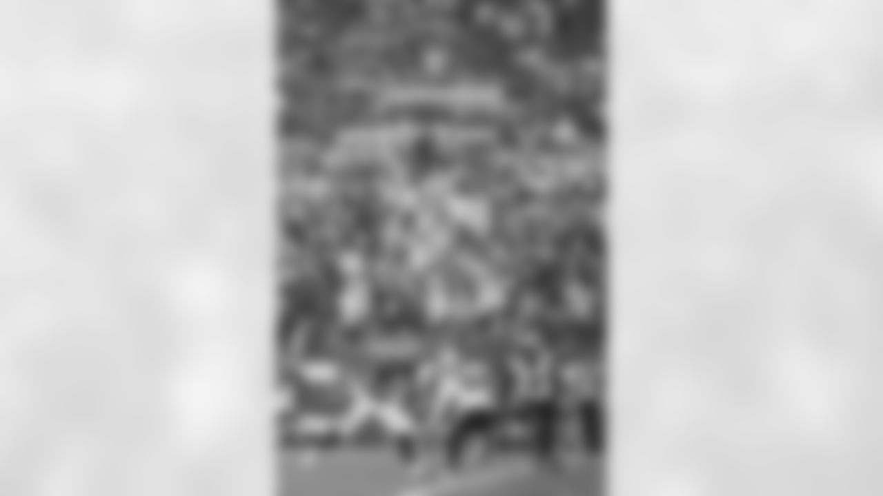 TAMPA, FL - January 03, 2026 - The Carolina Panthers and Tampa Bay Buccaneers play a regular season game at Raymond James Stadium. The Bucs won the game, 16-14. Photo By Kyle Zedaker/Tampa Bay Buccaneers