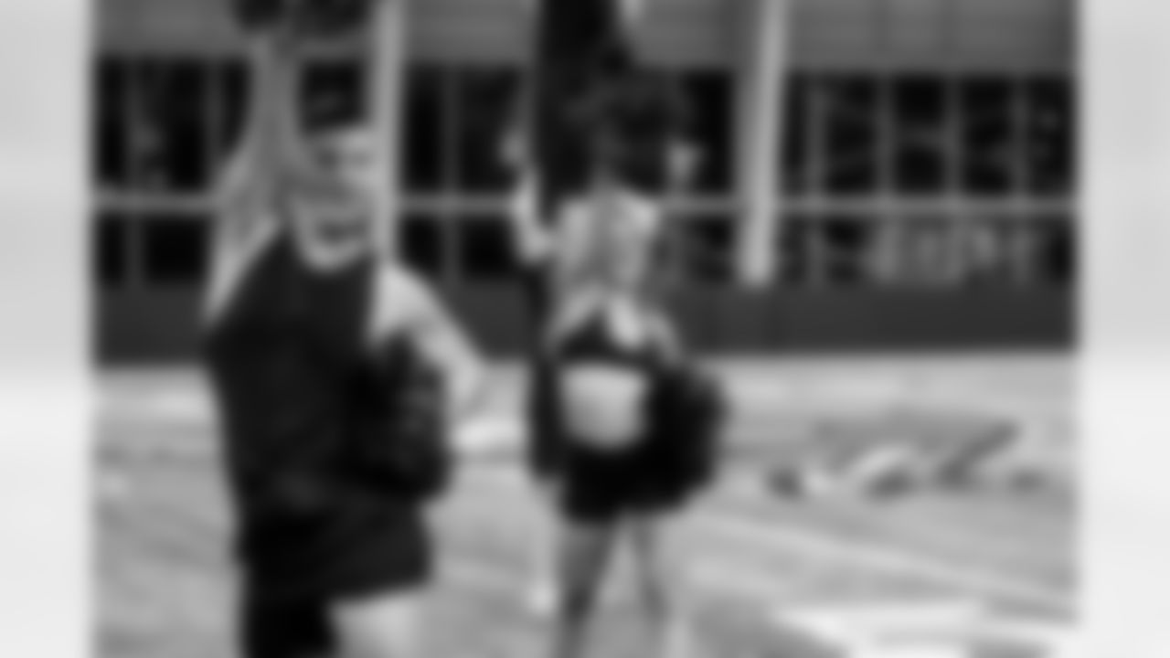 TAMPA, FL - November 20, 2025 - Tampa Bay Buccaneers Cheerleaders during Field Rehearsal at AdventHealth Training Center. Photo By Tori Richman/Tampa Bay Buccaneers