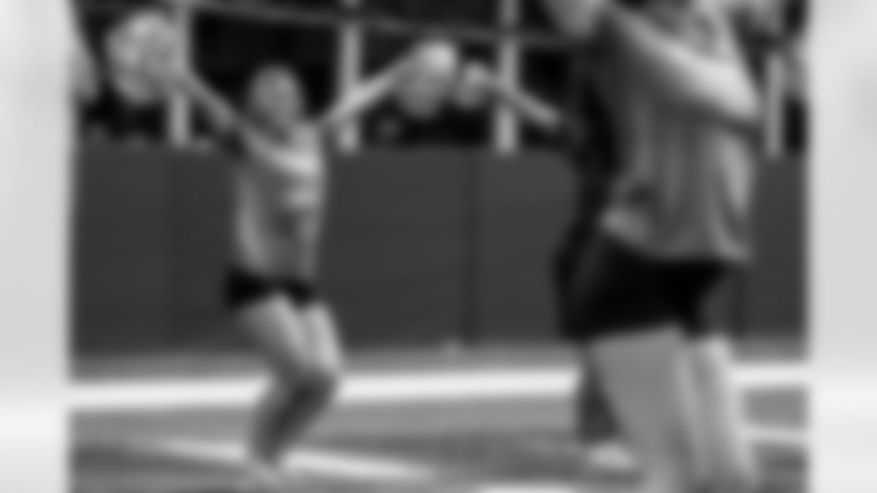 TAMPA, FL - November 06, 2025 - Tampa Bay Buccaneers Cheerleaders during Field Rehearsal at AdventHealth Training Center. Photo By Tori Richman/Tampa Bay Buccaneers