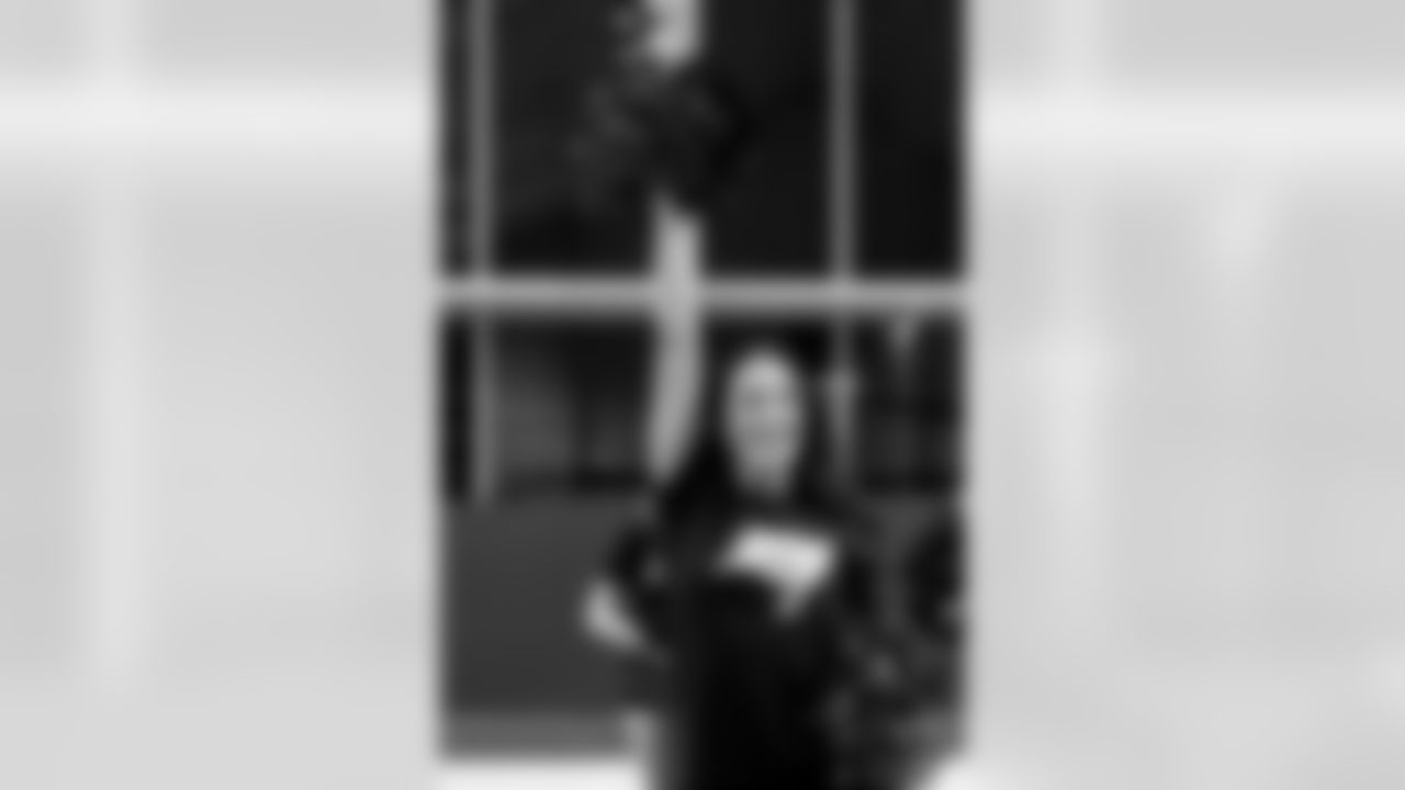 TAMPA, FL - December 04, 2025 - Tampa Bay Buccaneers Cheerleaders field rehearsal at AdventHealth Training Center. Photo By Tori Richman/Tampa Bay Buccaneers