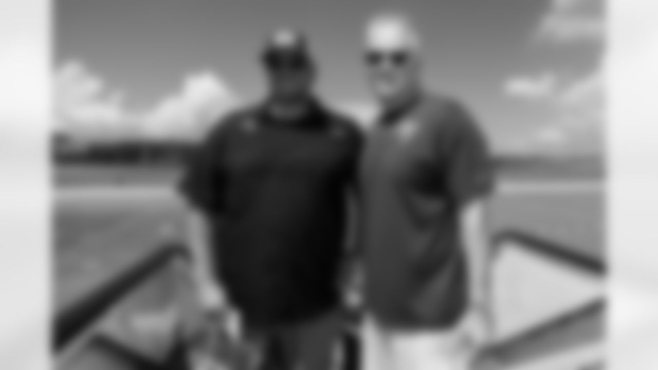 ATLANTA, GA - September 06, 2025 - Luxury Suite Excursion departs for the game between the Tampa Bay Buccaneers and Atlanta Falcons. The Bucs won the game, 23-20. Photo By Doug DeFelice/Tampa Bay Buccaneers