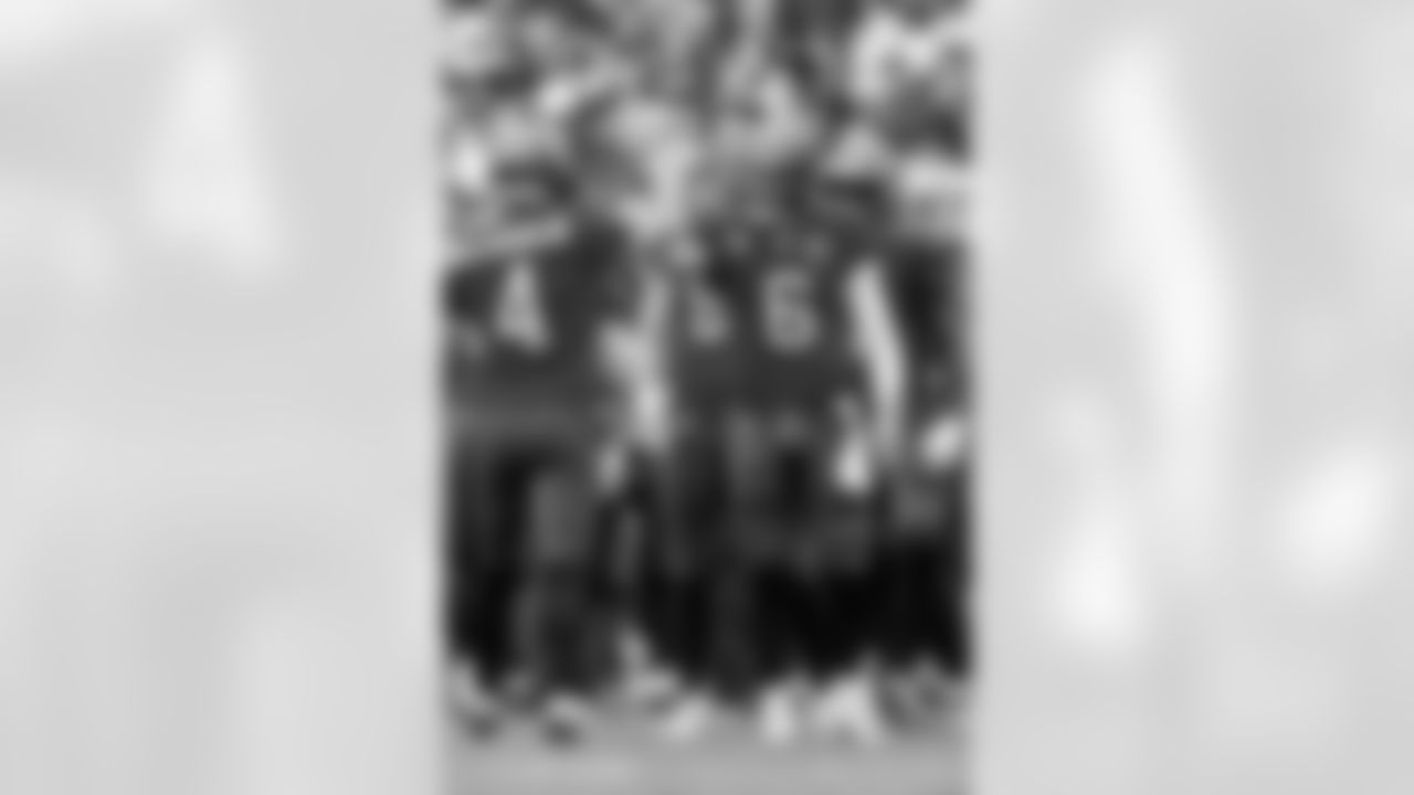 TAMPA, FL - December 07, 2025 - The Tampa Bay Buccaneers and New Orleans Saints during a regular season game at Raymond James Stadium. The Bucs lost the game, 24-20. Photo By Doug DeFelice/Tampa Bay Buccaneers