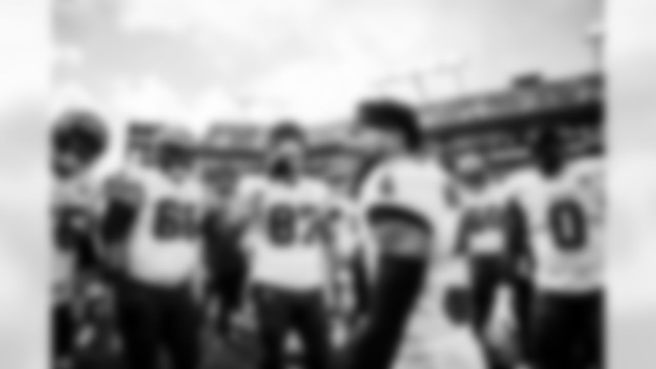 TAMPA, FL - November 09, 2025 - Safety Antoine Winfield Jr. #31 of the Tampa Bay Buccaneers before the game between the New England Patriots and Tampa Bay Buccaneers. The Bucs lost the game, 28-23. Photo By Tori Richman/Tampa Bay Buccaneers