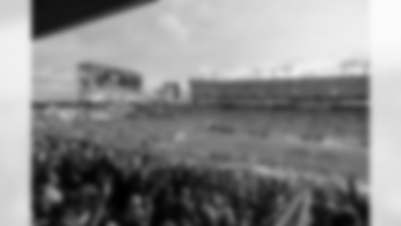 TAMPA, FL - November 09, 2025 - Fans celebrate a touchdown during the game between the New England Patriots and Tampa Bay Buccaneers. The Bucs lost the game, 28-23. Photo By Dave Pullis/Tampa Bay Buccaneers