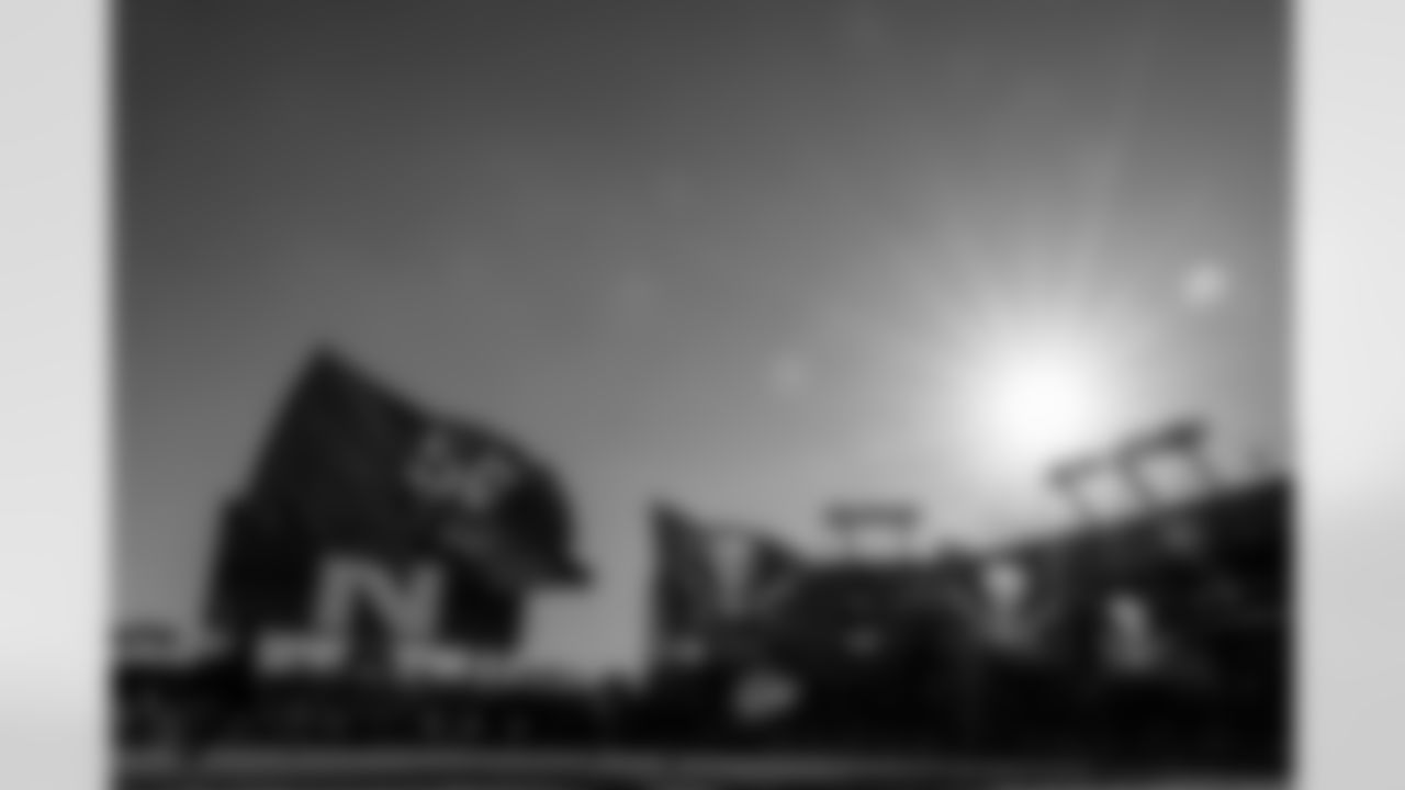 TAMPA, FL - November 30, 2025 - Flag runners during the game between the Arizona Cardinals and Tampa Bay Buccaneers. The Bucs won the game, 20-17. Photo By Mike Carlson/Tampa Bay Buccaneers