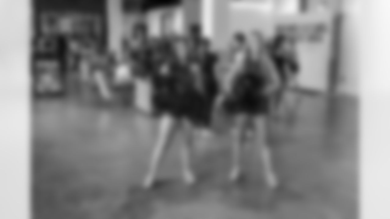 TAMPA, FL - December 06, 2025 - Tampa Bay Buccaneers Cheerleaders during the She is Football Bayshore Walk: Raise The Flags event with Bayshore Breakfast Club and Tampa Girls Social & Wellness at Hyde House Public Studio. Photo By Mike Carlson/Tampa Bay Buccaneers