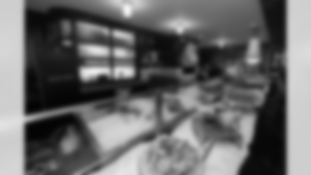 ATLANTA, GA - September 06, 2025 - Luxury Suite Excursion before for the game between the Tampa Bay Buccaneers and Atlanta Falcons. The Bucs won the game, 23-20. Photo By Doug DeFelice/Tampa Bay Buccaneers