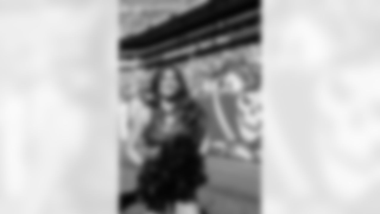 TAMPA, FL - November 30, 2025 - Tampa Bay Buccaneers Cheerleaders during the game between the Arizona Cardinals and Tampa Bay Buccaneers. The Bucs won the game, 20-17. Photo By Tori Richman/Tampa Bay Buccaneers